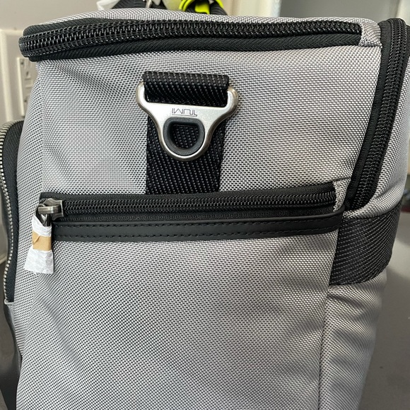 Tumi mccoy gym bag - Picture 4 of 7